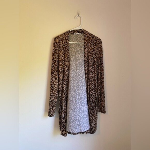 Zenana Outfitters Tops - Zenana Long Sleeve Leopard Print Lightweight Open Cardigan Size M